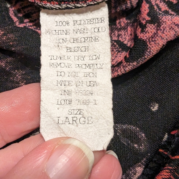 Vintage skirt & blouse set with flattering style and fit - Picture 5 of 6